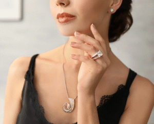 Sudraba rotu komplekti.