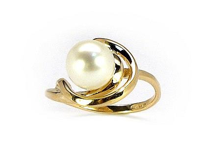 Gold ring with Fresh-water Pearl