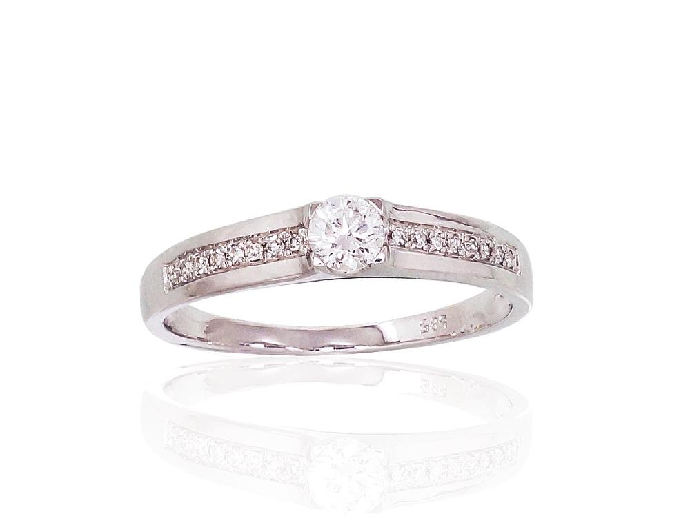 Gold ring with Diamonds
