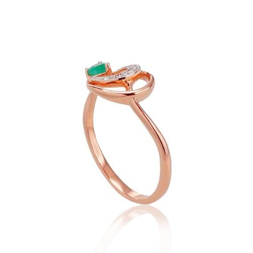 Alternative view of Gold ring with Diamonds , Emerald