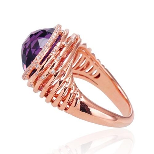 Alternative view of Gold ring with Diamonds , Amethyst