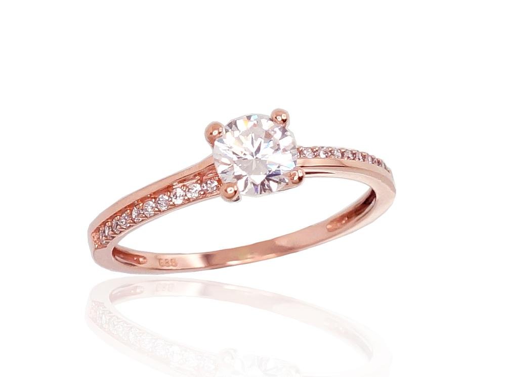 Gold ring with Zirkons