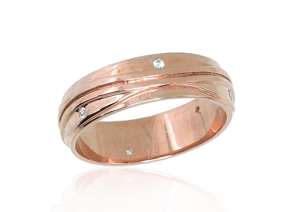 Gold wedding ring with Zirkons