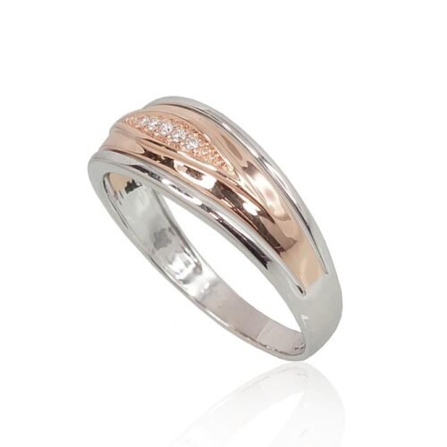 Alternative view of Gold ring with Diamonds
