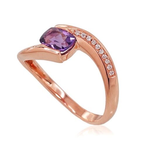 Alternative view of Gold ring with Diamonds , Amethyst