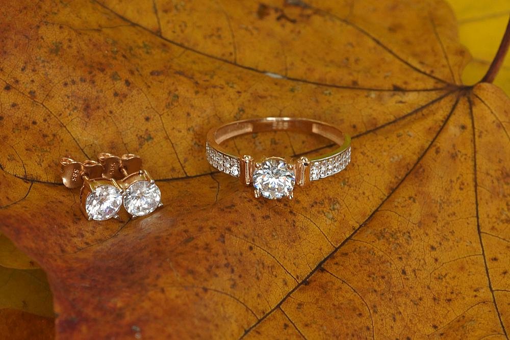 Gold ring with Zirkons - Image 2