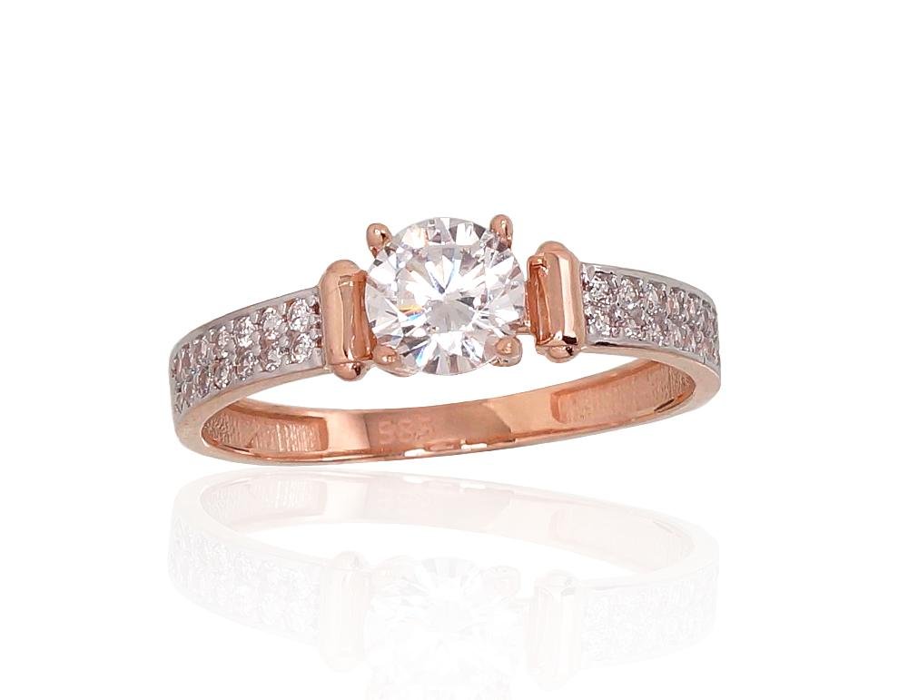 Gold ring with Zirkons