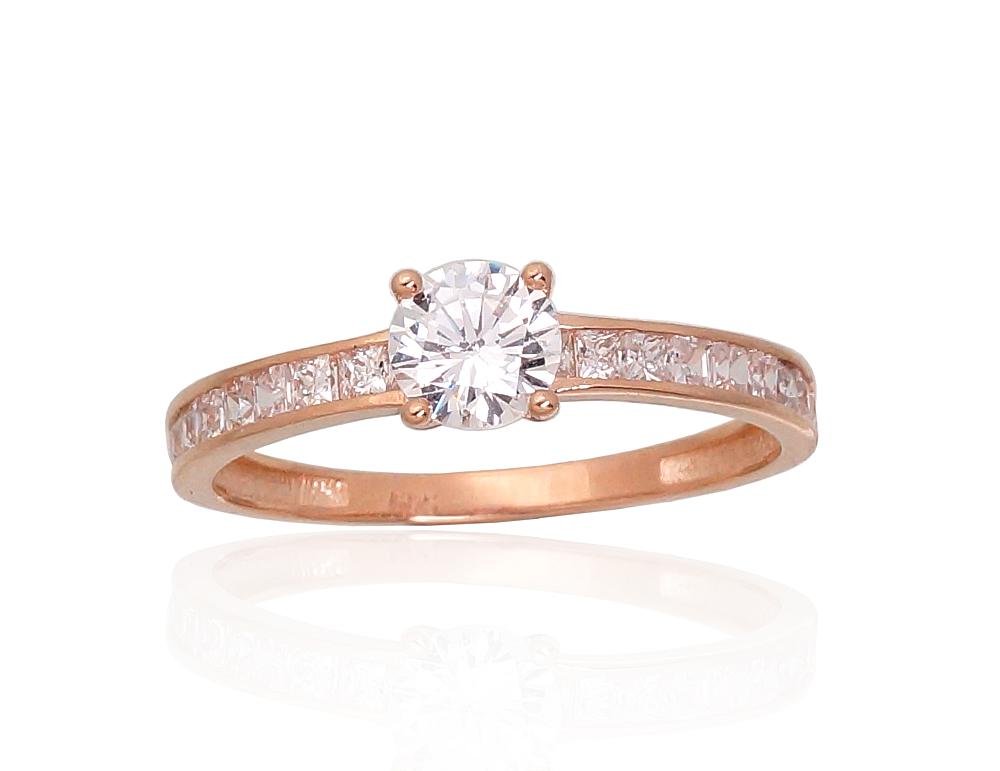 Gold ring with Zirkons