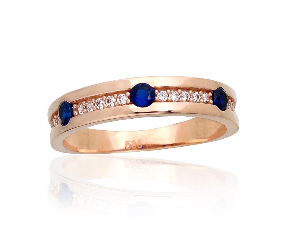 Gold ring with Zirkons