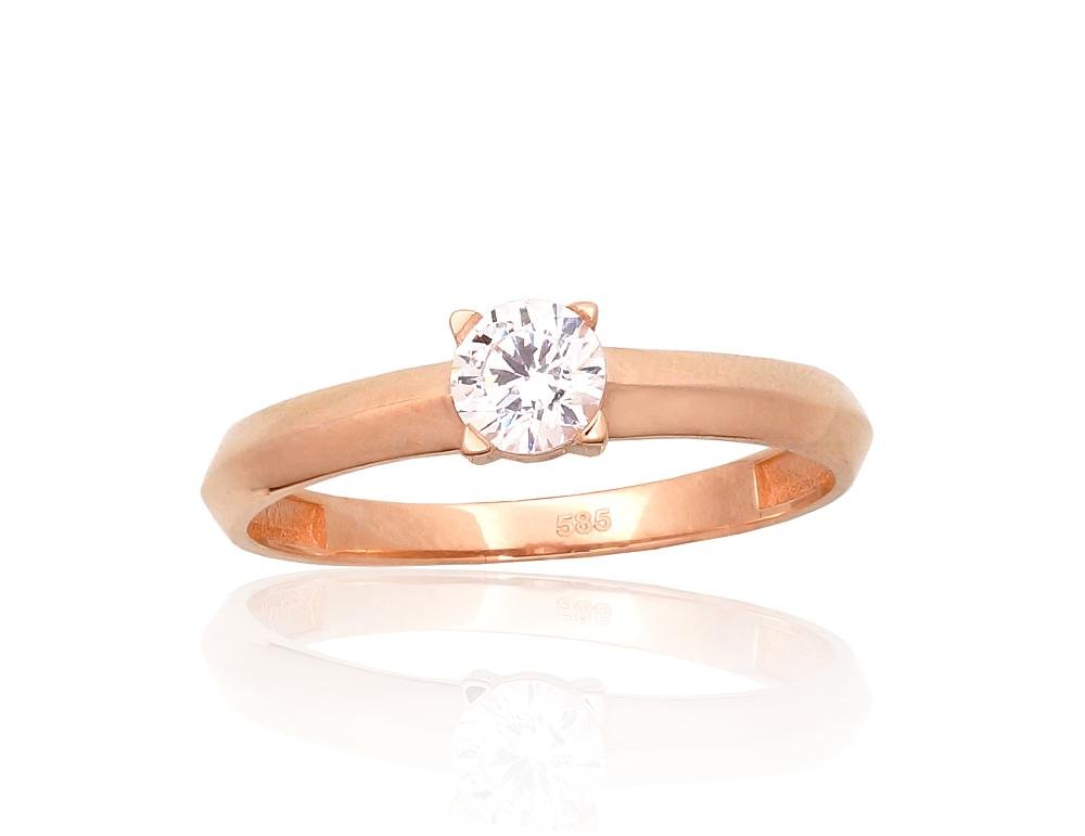 Gold ring with Zirkons