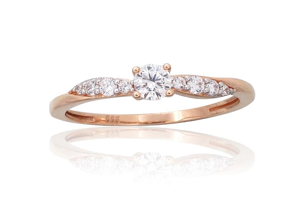Gold ring with Zirkons