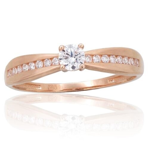 Gold ring with Zirkons