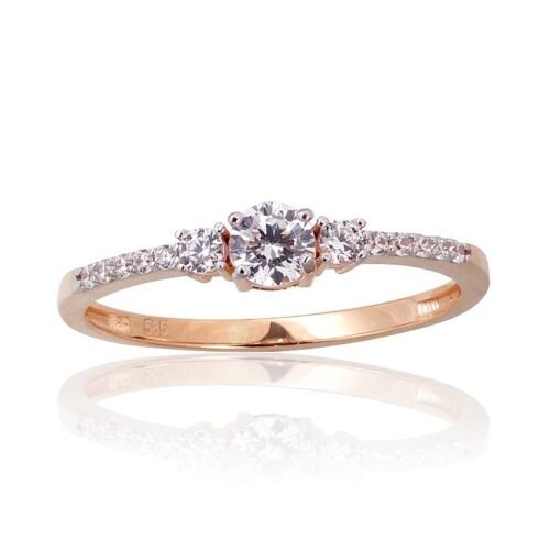 Gold ring with Zirkons