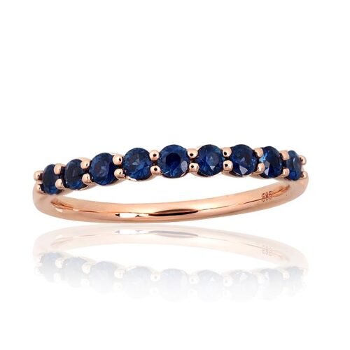 Gold ring with Sapphire