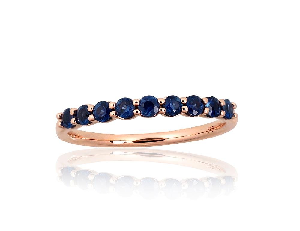 Gold ring with Sapphire