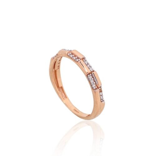 Alternative view of Gold ring with Zirkons
