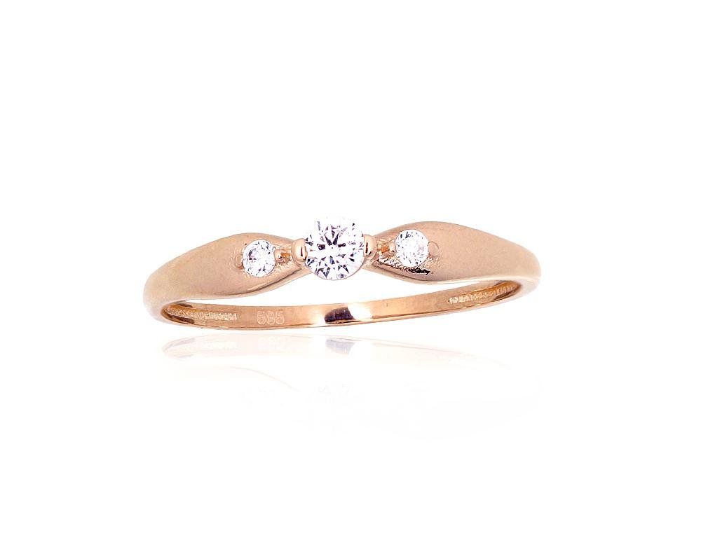 Gold ring with Zirkons