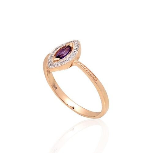Alternative view of Gold ring with Diamonds , Amethyst