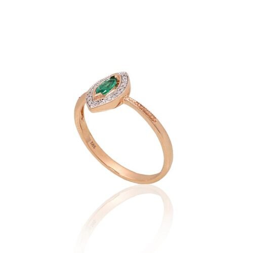 Alternative view of Gold ring with Diamonds , Emerald