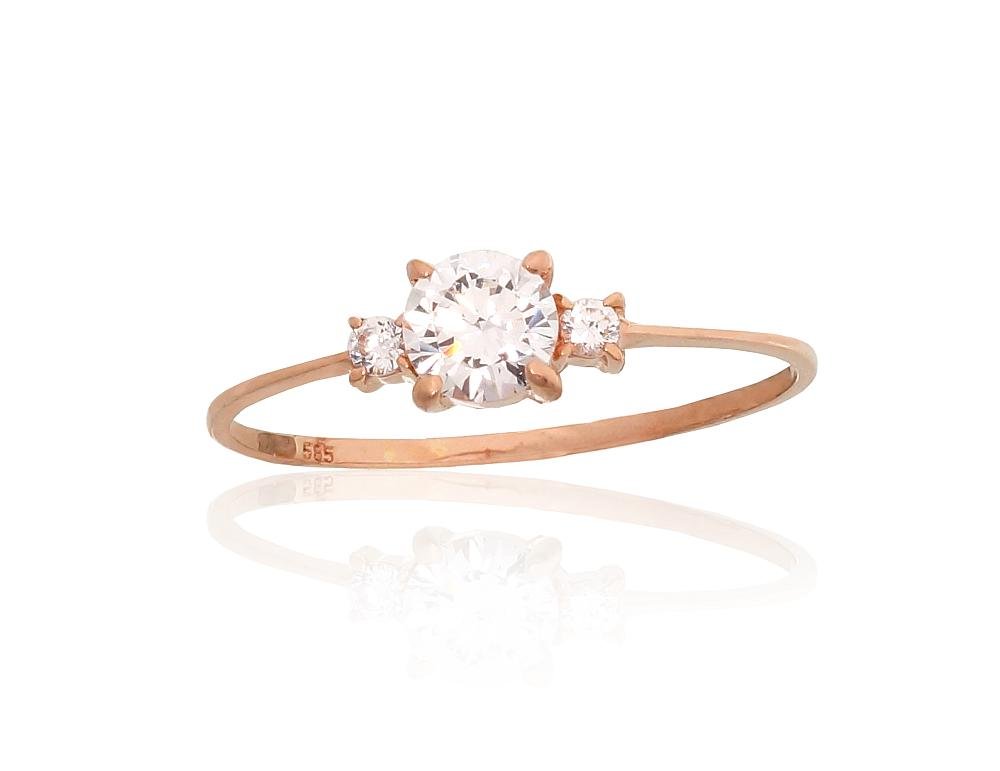 Gold ring with Zirkons