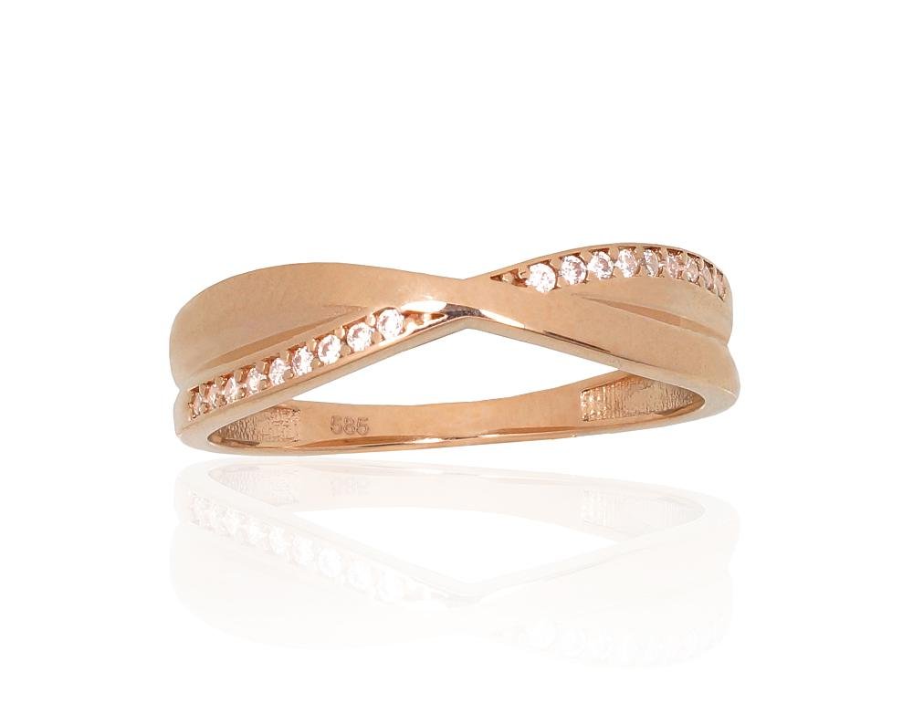 Gold ring with Zirkons