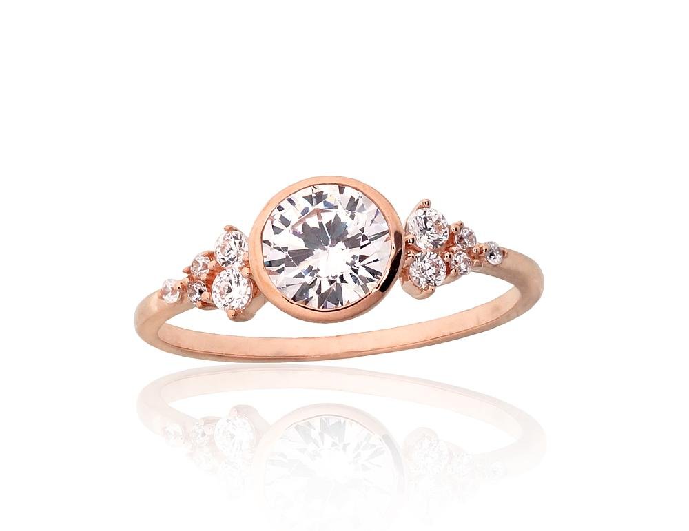Gold ring with Zirkons