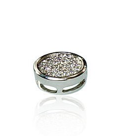 Alternative view of Gold pendant with Diamonds