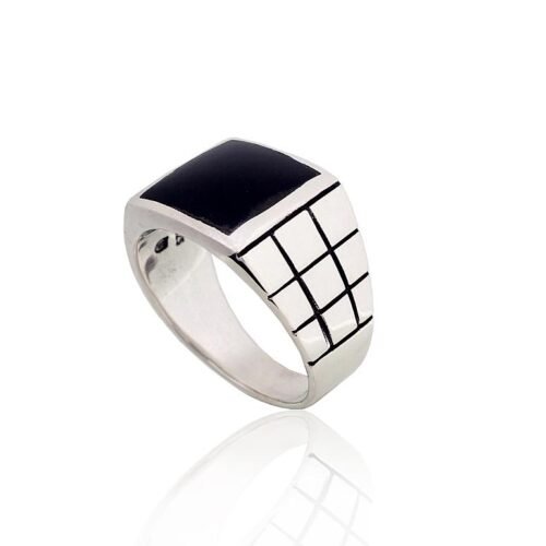 Alternative view of Silver ring with Onix