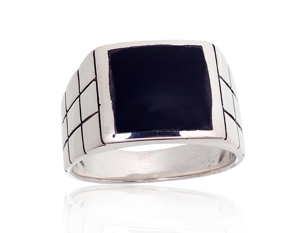 Silver ring with Onix