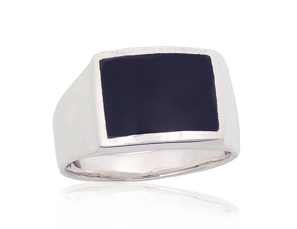 Silver ring with Onix