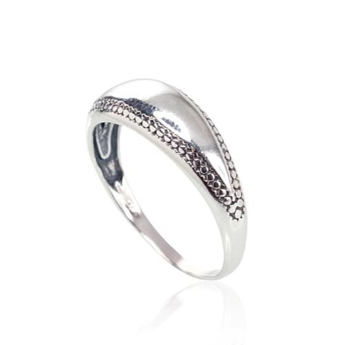 Alternative view of Silver ring