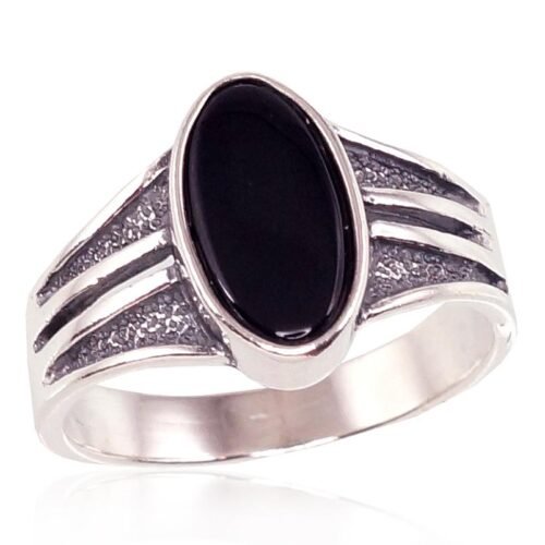 Silver ring with Onix