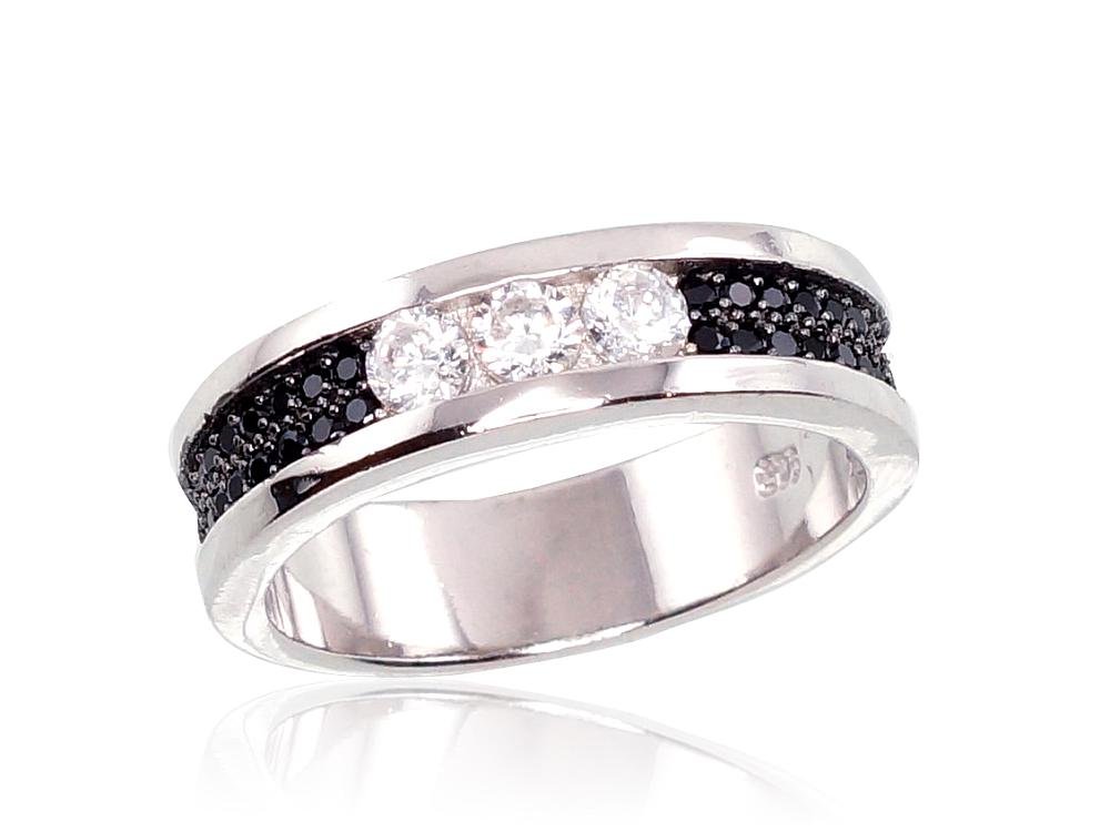 Silver ring with Zirkons