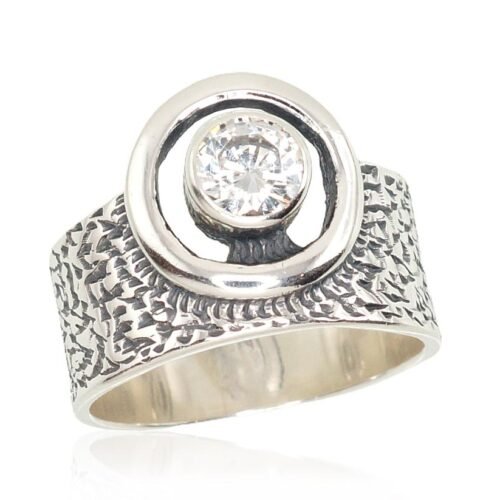 Silver ring with Zirkons