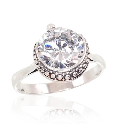 Silver ring with Zirkons