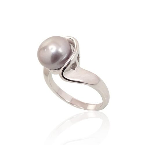 Alternative view of Silver ring with Fresh-water Pearl