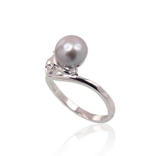 Alternative view of Silver ring with Zirkons , Fresh-water Pearl