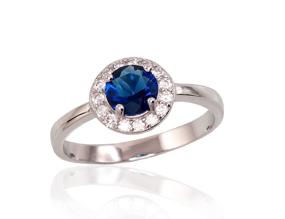 Silver ring with Zirkons