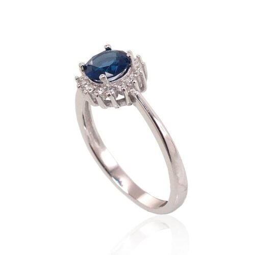 Alternative view of Silver ring with Zirkons