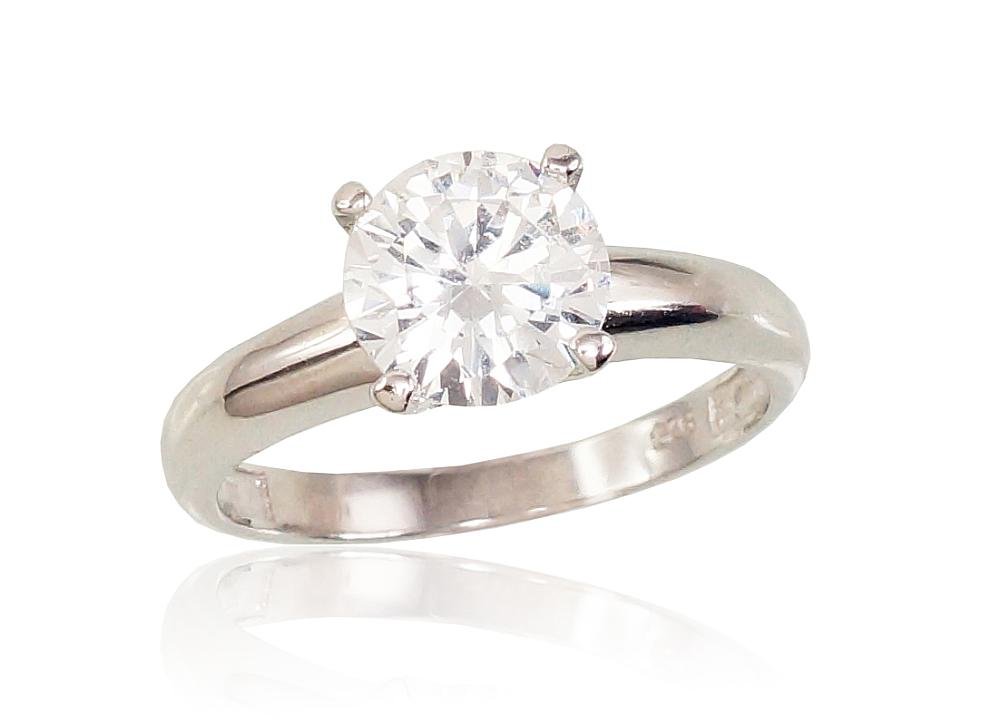 Silver ring with Zirkons
