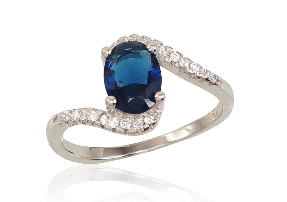 Silver ring with Zirkons