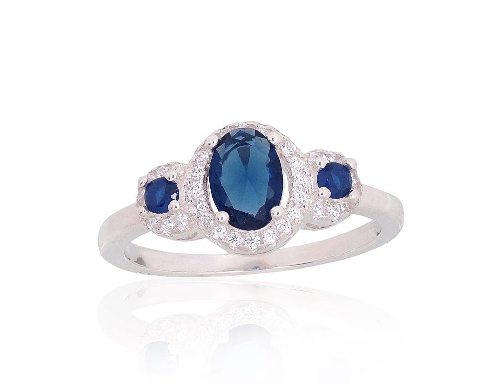 Silver ring with Zirkons