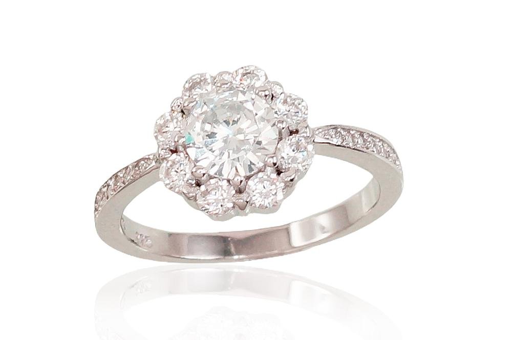 Silver ring with Zirkons
