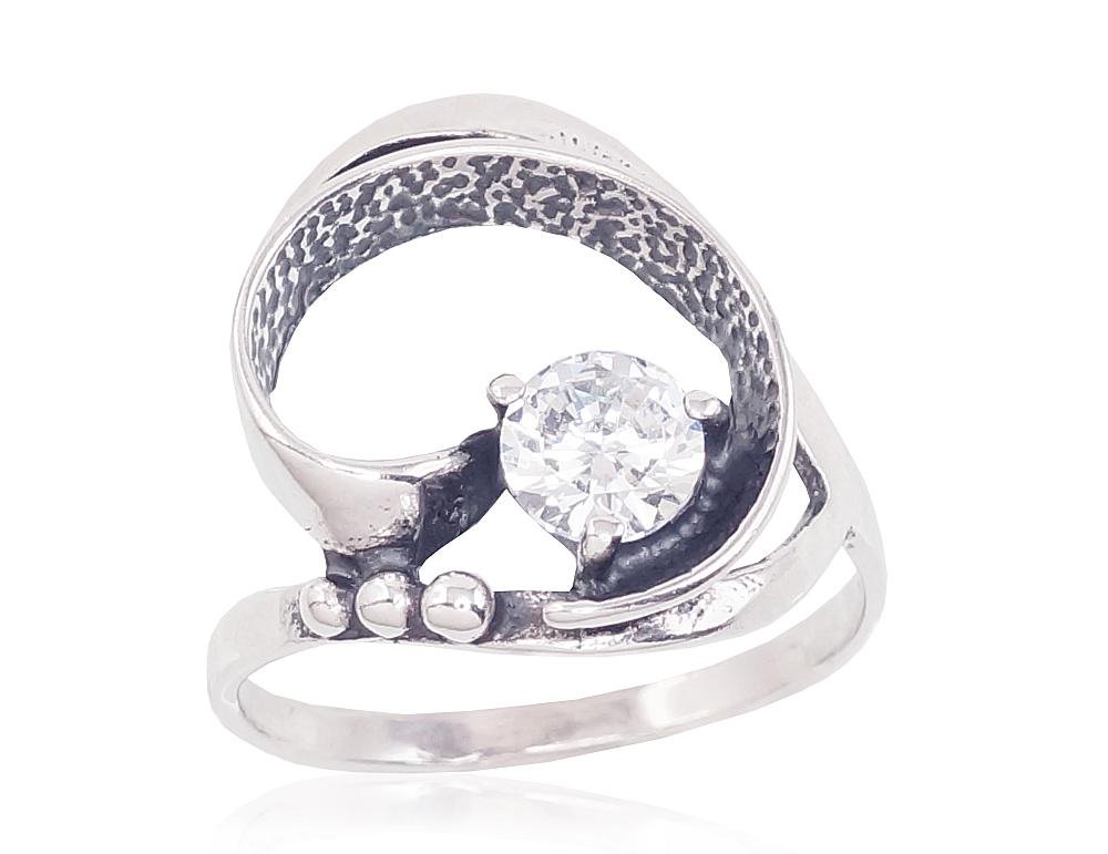 Silver ring with Zirkons