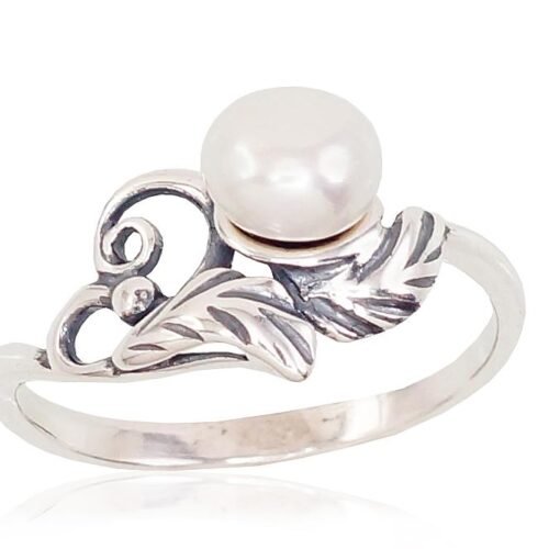 Silver ring with Fresh-water Pearl