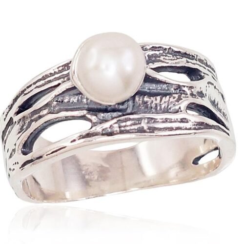 Silver ring with Fresh-water Pearl