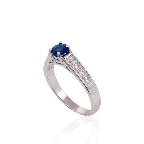 Alternative view of Silver ring with Zirkons