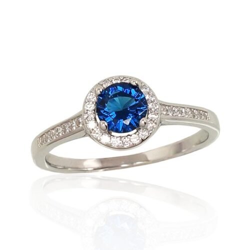 Silver ring with Zirkons
