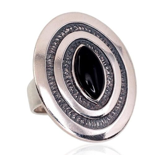 Silver ring with Onix