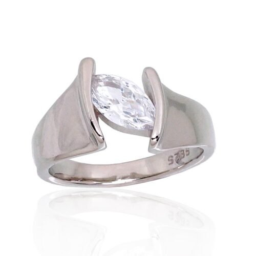 Silver ring with Zirkons